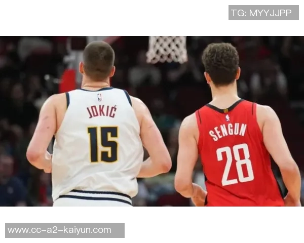 申京赛后与约基奇亲密互动展现友谊与尊重的瞬间 申京赛后与约基奇亲密互动展现友谊与尊重的瞬间